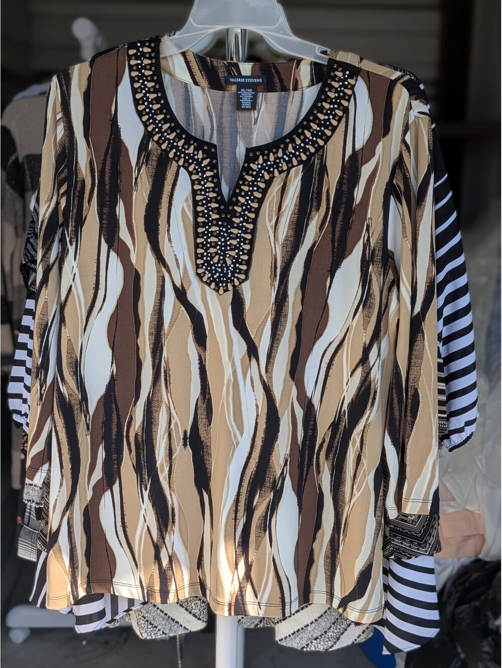 Valerie Stevens brown abstract print blouse